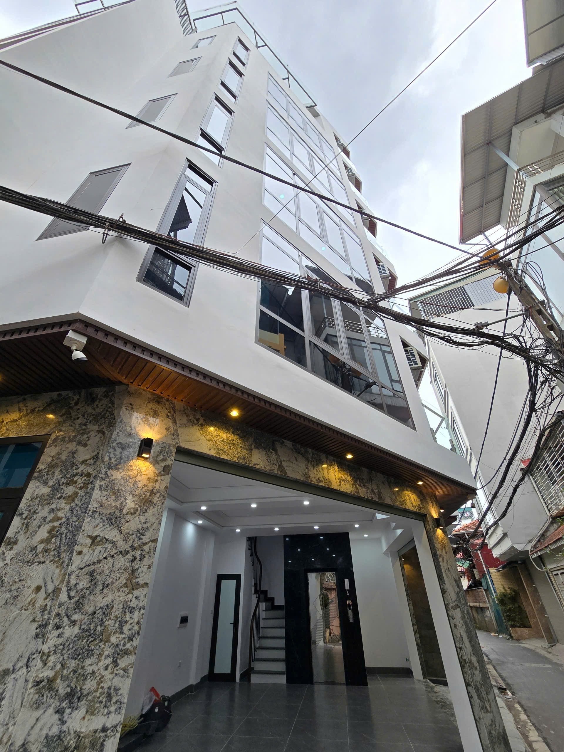 Bán nhà Nguyễn Văn Cừ,Long Biên 7 tầng,52m,mt12m oto vào nhà nhỉnh 13 tỷ - Ảnh chính